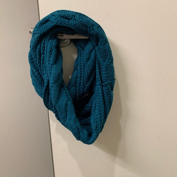 Blue/teal infinity scarf - Picture 2 of 3